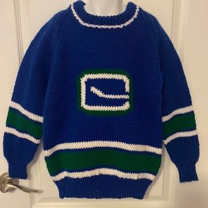 New hand made knitted Vancouver Canucks jersey sweater kids size 10
